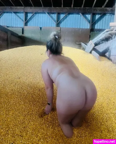 Farmwifegonewild OnlyFans Thumbnail #EHYP1GqPBH
