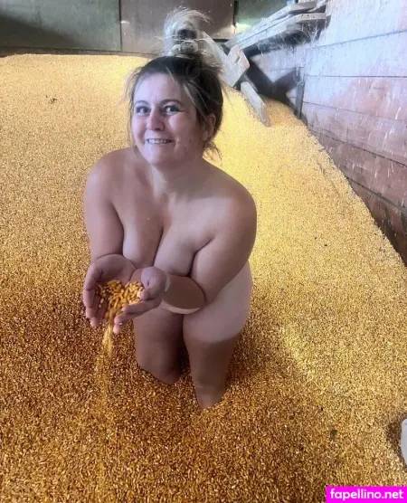 Farmwifegonewild OnlyFans Thumbnail #cqGRPmMulP