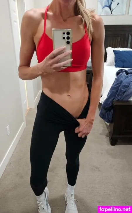 Farrahandthefoxfree OnlyFans Thumbnail #PV68tAU4LF