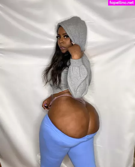 Fatassbaddie OnlyFans Thumbnail #n6gFCPpPup