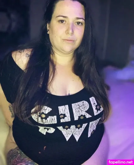 Fatmilkymomma69 OnlyFans Thumbnail #L5Mfy8hh2i