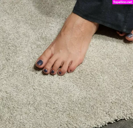 Favorablefeet11 OnlyFans Thumbnail #354PiZJS4O