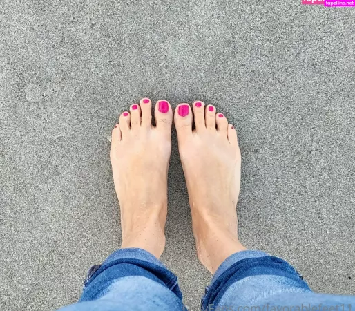 Favorablefeet11 OnlyFans Thumbnail #CLtE2b7oYT