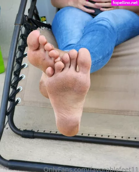 Favorablefeet11 OnlyFans Thumbnail #Ylu9uEvEir