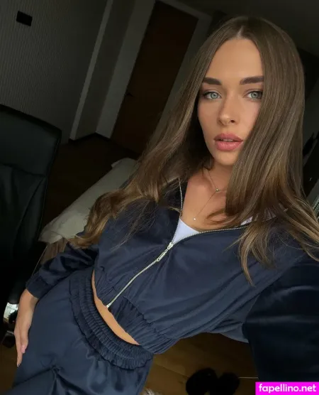 Favoriteemma OnlyFans Thumbnail #qBO6oqLvnW