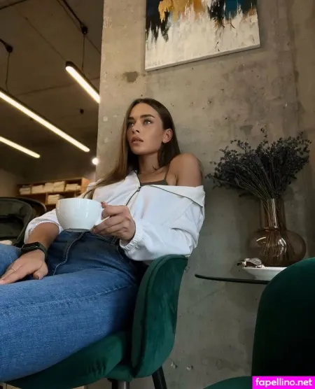 Favoriteemma OnlyFans Thumbnail #r49hn4VXu8