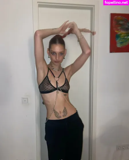 Favouriteredheadbella OnlyFans Thumbnail #EgSxHpG3bq