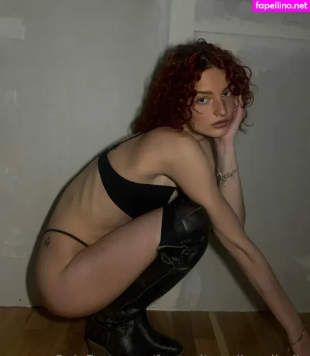 Favouriteredheadbella OnlyFans Thumbnail #MxOI9ozF86
