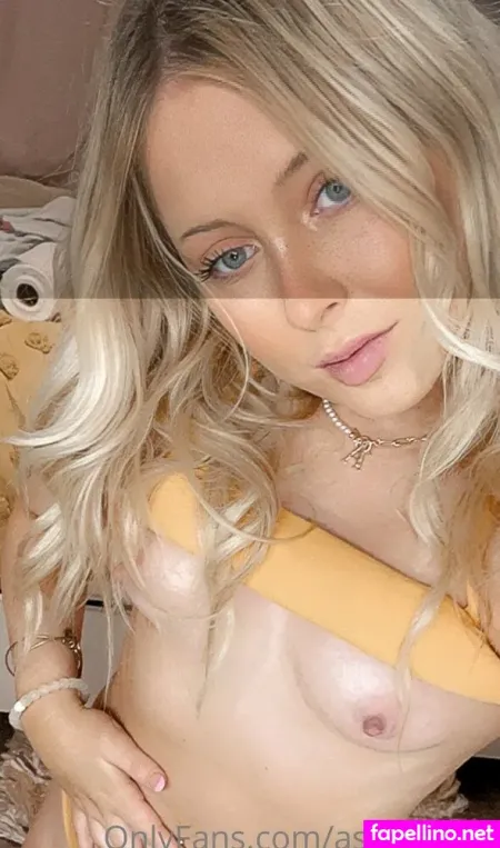 Favpetitegal OnlyFans Thumbnail #6tfypZzRrv