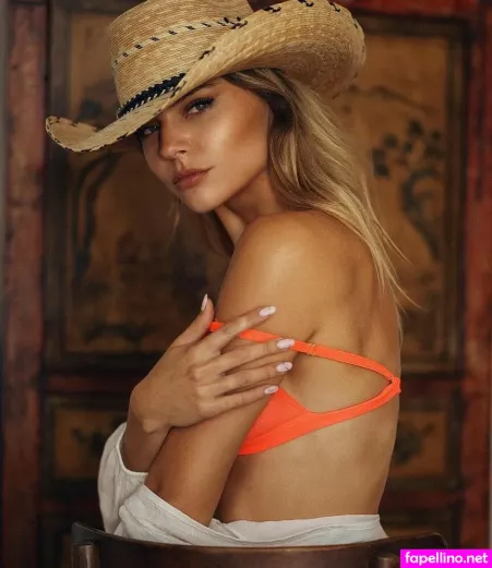 Faye Van Hest OnlyFans Thumbnail #Kp6qDcgQS0