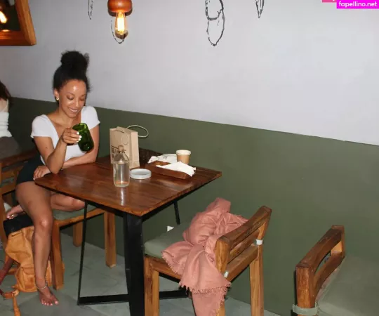 Feelinfree OnlyFans Thumbnail #KKImlrWoRh