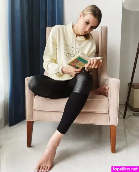 Feet Content OnlyFans Thumbnail #AuyYPzIIoK