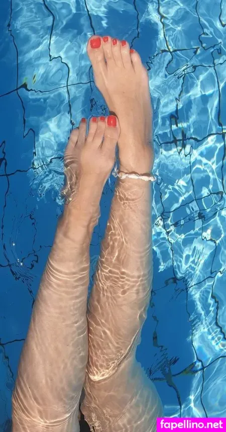 Feet Marina OnlyFans Thumbnail #YJ1Kv9OVUB