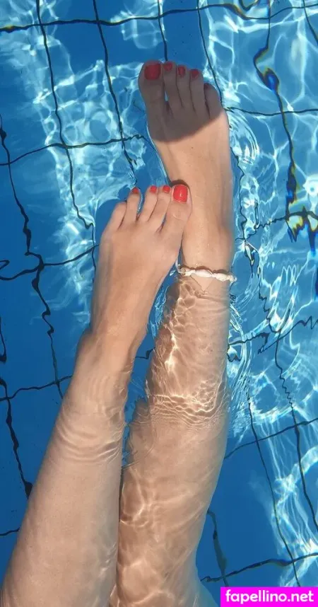 Feet Marina OnlyFans Thumbnail #i6wQ1lQ6oU