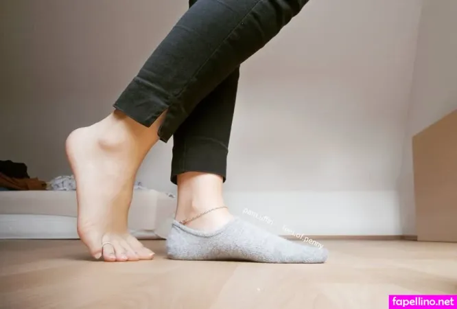Feet Of Penny OnlyFans Thumbnail #w3velwLOfM
