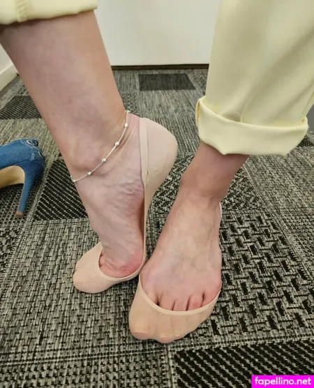 Feetandpeach85 OnlyFans Thumbnail #FestqYE0bo