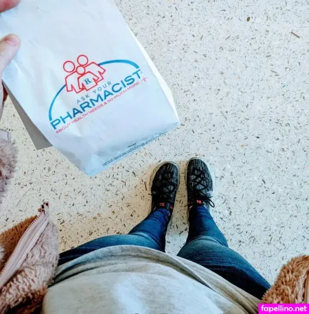 Feetandsimple OnlyFans Thumbnail #LLK0x1Rhrs