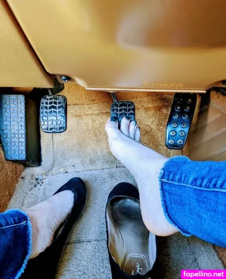 Feetandsimple OnlyFans Thumbnail #LfvqH5F8S3