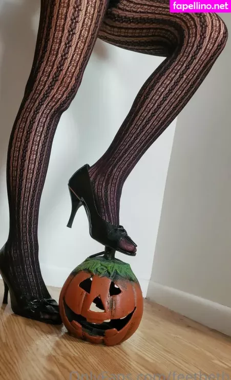 Feetbeth OnlyFans Thumbnail #xFJWkXCnmh