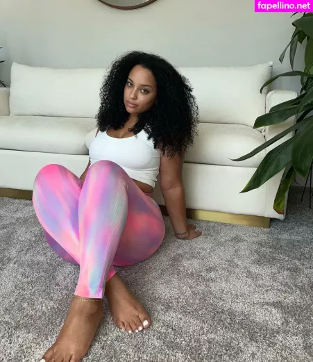 Feetbyfalliie OnlyFans Thumbnail #UEnlDOsdjI