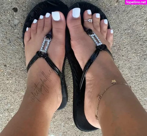 Feetbyfalliie OnlyFans Thumbnail #iDupJ6MPxg