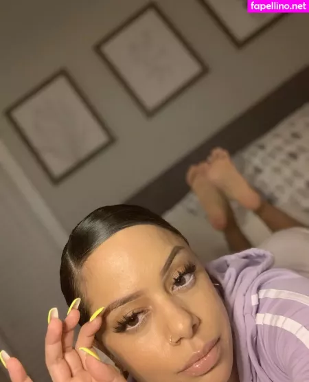 Feetbymiliani OnlyFans Thumbnail #TSIUa9M0xr