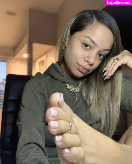 Feetbymiliani OnlyFans Thumbnail #qUK0df5fFD