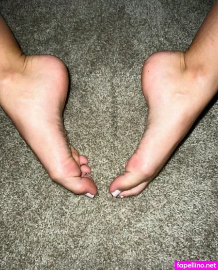 Feetbytootsiefree OnlyFans Thumbnail #K8yEs70ogF