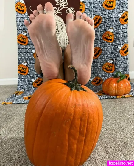 Feetbytootsiefree OnlyFans Thumbnail #ZYtnRJibvz