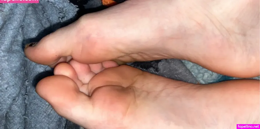 Feetiecutie 1 OnlyFans Thumbnail #1gq2SOp3Uv