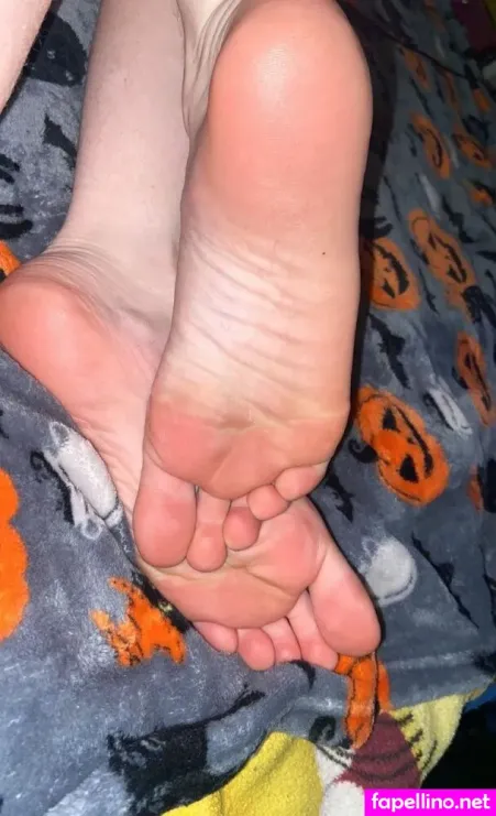 Feetiecutie 1 OnlyFans Thumbnail #SKOXHFxvXr
