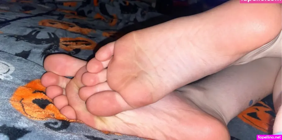 Feetiecutie 1 OnlyFans Thumbnail #TOushtYujs