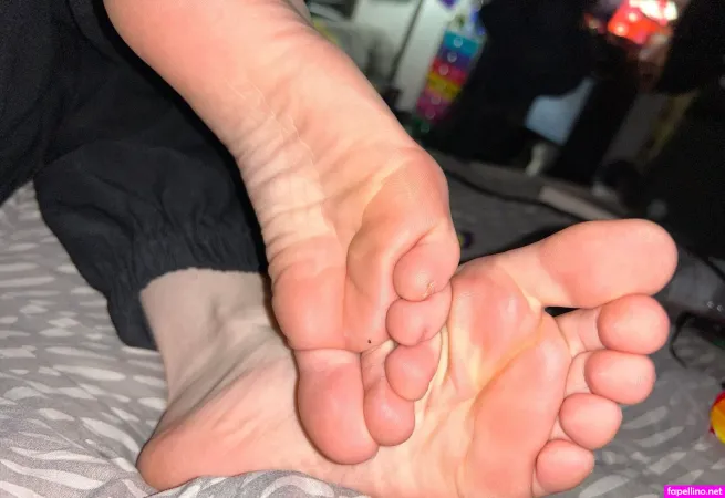 Feetiecutie 1 OnlyFans Thumbnail #biSLVuUsGL