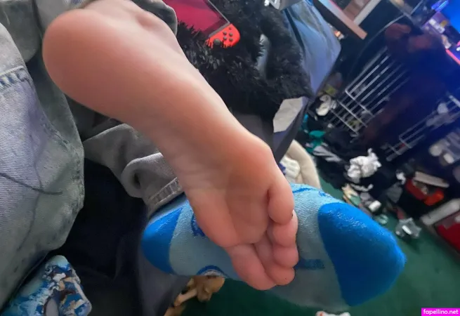 Feetiecutieee OnlyFans Thumbnail #ZGVOOFwJuo