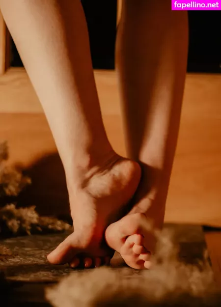 Feetish Babes OnlyFans Thumbnail #OKI4OXSuMl
