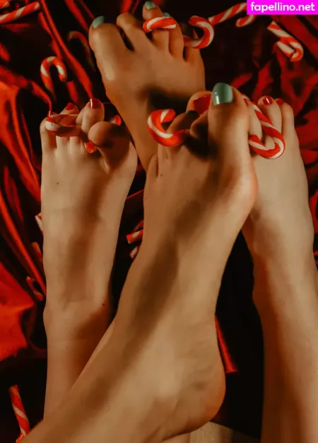 Feetish Babes OnlyFans Thumbnail #OW0nE3w9y0