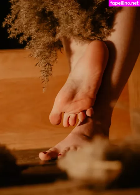 Feetish Babes OnlyFans Thumbnail #OuSkJ7or6R