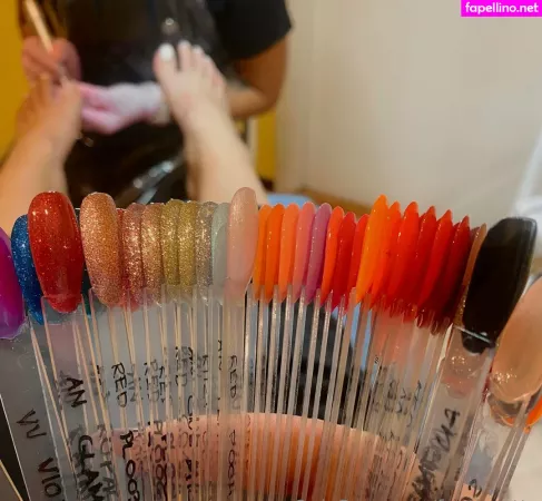 Feetloretta OnlyFans Thumbnail #BoWHwgG02Y