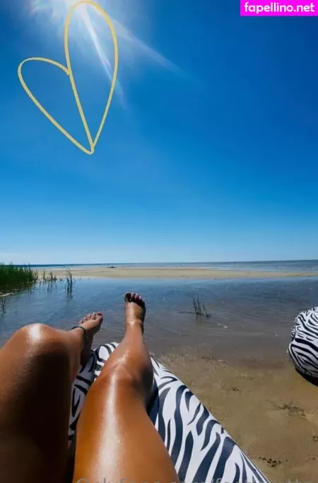 Feetloretta OnlyFans Thumbnail #L6G5pjnVGR