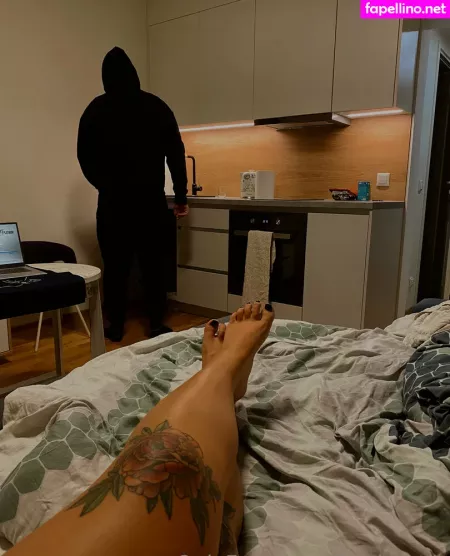 Feetloretta OnlyFans Thumbnail #fT4AWFEccj