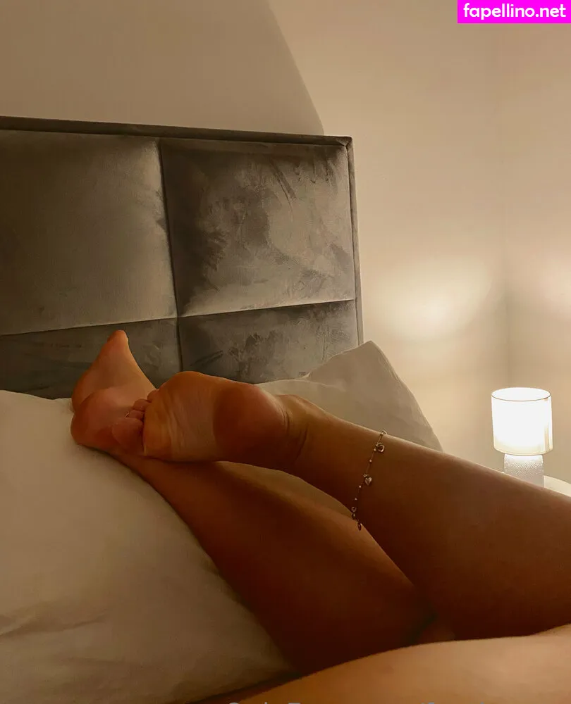 amoreloretta, feetloretta Nude Leaked OnlyFans Photo #gtYLOYddmE