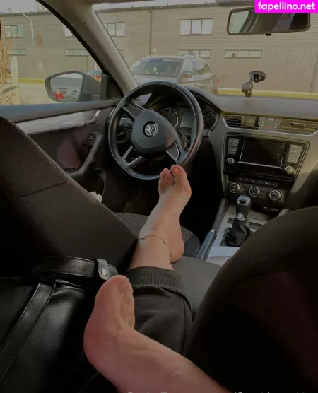 Feetloretta OnlyFans Thumbnail #rR9jdrcpf2