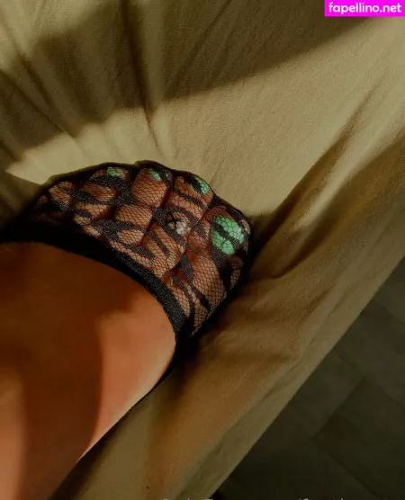 Feetloretta OnlyFans Thumbnail #tzIWNI6sD8