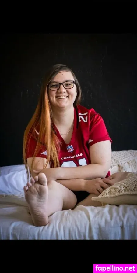 Feetmasquerade OnlyFans Thumbnail #A5NZ0e5ggf