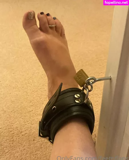 Feetnflaps OnlyFans Thumbnail #E64D4mplnk