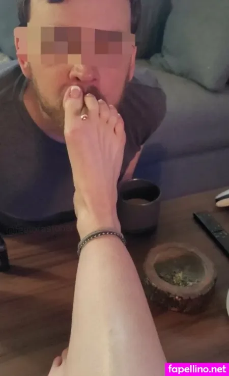 Feetofastonervip OnlyFans Thumbnail #YaAbb9zUnk