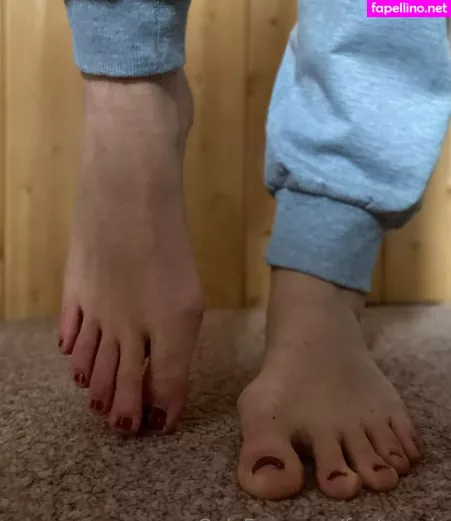 Feetronnie OnlyFans Thumbnail #1zlxMAMKY4