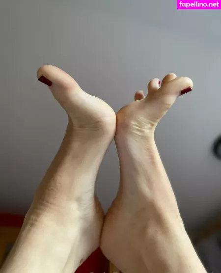 Feetronnie OnlyFans Thumbnail #77pJdax0Qv