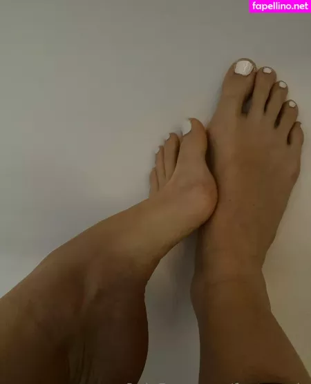 Feetronnie OnlyFans Thumbnail #MUf3jPqocD