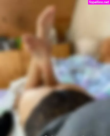 Feetronnie OnlyFans Thumbnail #Sr4LbHEDGh